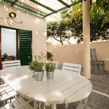 2 - House2 Garden In Front Of The - Ferrari Land * Salou