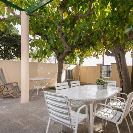 2 - House2 Garden In Front Of The - Ferrari Land Salou