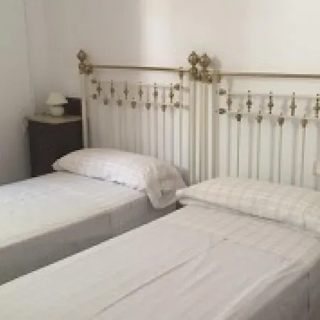 2 - House2 Garden In Front Of The - Ferrari Land * Salou