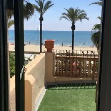 2 - House2 Garden In Front Of The - Ferrari Land Apartment Salou