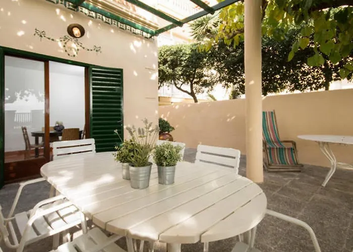 2 - House2 Garden In Front Of The - Ferrari Land * Salou