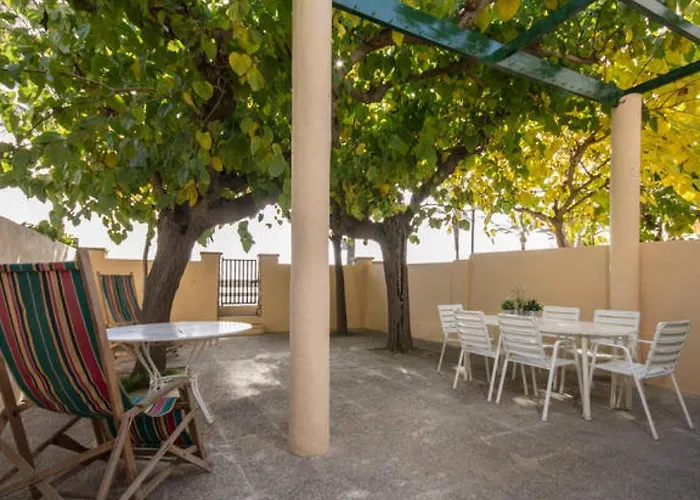 2 - House2 Garden In Front Of The - Ferrari Land Salou
